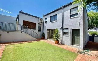 4 Bedroom Townhouse To Rent in Klein Windhoek, Windhoek