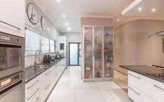 4 Bedroom House To Rent in Kleine Kuppe