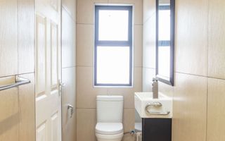 5 Bedroom House To Rent in Windhoek South, Windhoek