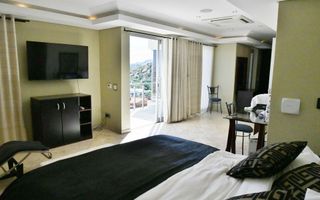 8 Bedroom House For Sale in Ludwigsdorf, Windhoek