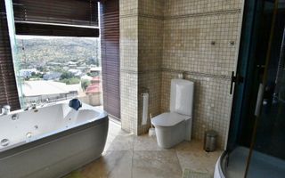 8 Bedroom House For Sale in Ludwigsdorf, Windhoek