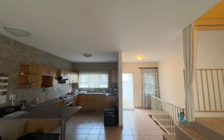 3 Bedroom Apartment / Penthouse For Sale in Windhoek Central...