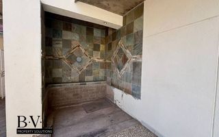 6 Bedroom House For Sale in Windhoek South, Windhoek