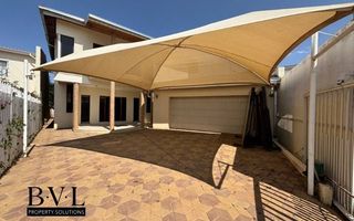 6 Bedroom House For Sale in Windhoek South, Windhoek