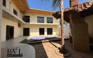 6 Bedroom House For Sale in Windhoek South, Windhoek