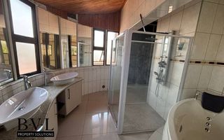 6 Bedroom House For Sale in Windhoek South, Windhoek