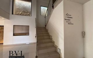 6 Bedroom House For Sale in Windhoek South, Windhoek