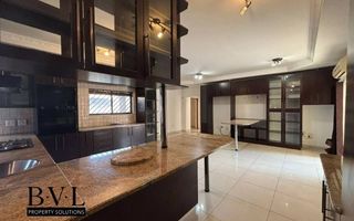 6 Bedroom House For Sale in Windhoek South, Windhoek