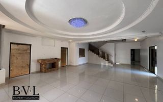 6 Bedroom House For Sale in Windhoek South, Windhoek