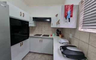 4 Bedroom House To Rent in Hage Heights