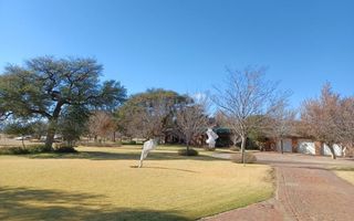 7 Bedroom House For Sale in Out of Nature, Windhoek