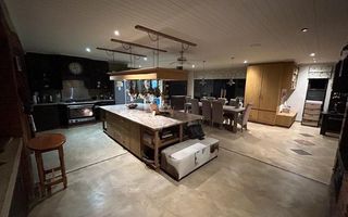 7 Bedroom House For Sale in Out of Nature, Windhoek