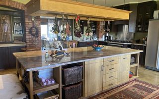 7 Bedroom House For Sale in Out of Nature, Windhoek