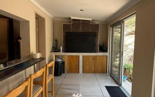 House For Sale in Luxury Hill, Windhoek