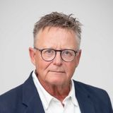 Derek  Sansom