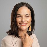 Lorraine  Steenkamp