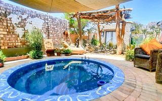4 Bedroom House For Sale in Uis