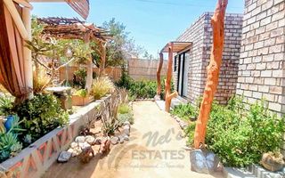 4 Bedroom House For Sale in Uis