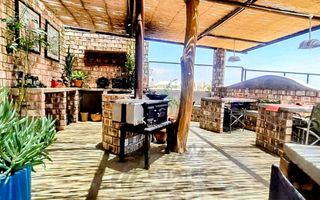 4 Bedroom House For Sale in Uis