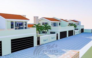 House For Sale in Henties Bay Central, Henties Bay
