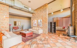 6 Bedroom House For Sale in Brakwater, Windhoek