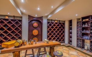 6 Bedroom House For Sale in Brakwater, Windhoek