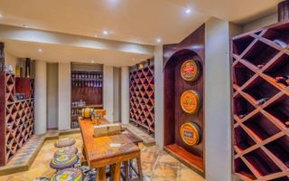 6 Bedroom House For Sale in Brakwater, Windhoek