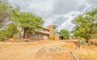 6 Bedroom House For Sale in Brakwater, Windhoek