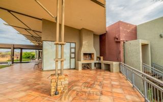 6 Bedroom House For Sale in Brakwater, Windhoek