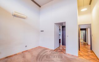 6 Bedroom House For Sale in Brakwater, Windhoek