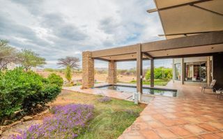 6 Bedroom House For Sale in Brakwater, Windhoek