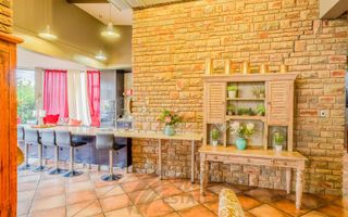 6 Bedroom House For Sale in Brakwater, Windhoek