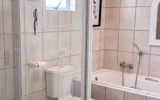 3 Bedroom House To Rent in Mile 4