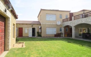 8 Bedroom House For Sale in Rossmund, Swakopmund