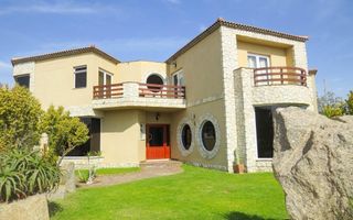 8 Bedroom House For Sale in Rossmund, Swakopmund