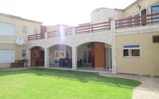 8 Bedroom House For Sale in Rossmund, Swakopmund