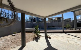 5 Bedroom House For Sale in Auasblick