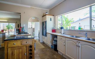 4 Bedroom House For Sale in Ludwigsdorf