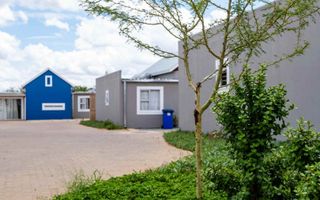 3 Bedroom House For Sale in Academia