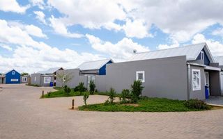 3 Bedroom House For Sale in Academia