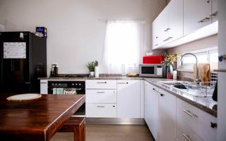 3 Bedroom House For Sale in Academia