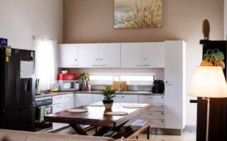 3 Bedroom House For Sale in Academia