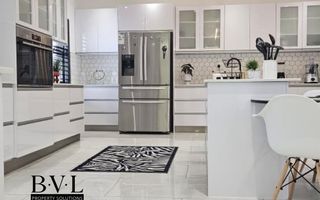 3 Bedroom House For Sale in Mile 4