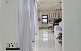 3 Bedroom House For Sale in Mile 4