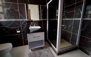 5 Bedroom House For Sale in Henties Bay Central