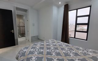 5 Bedroom House For Sale in Henties Bay Central