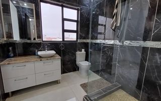 5 Bedroom House For Sale in Henties Bay Central