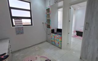 5 Bedroom House For Sale in Henties Bay Central