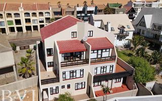 3 Bedroom House For Sale in Long Beach