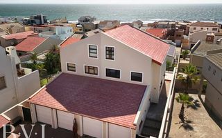 3 Bedroom House For Sale in Long Beach